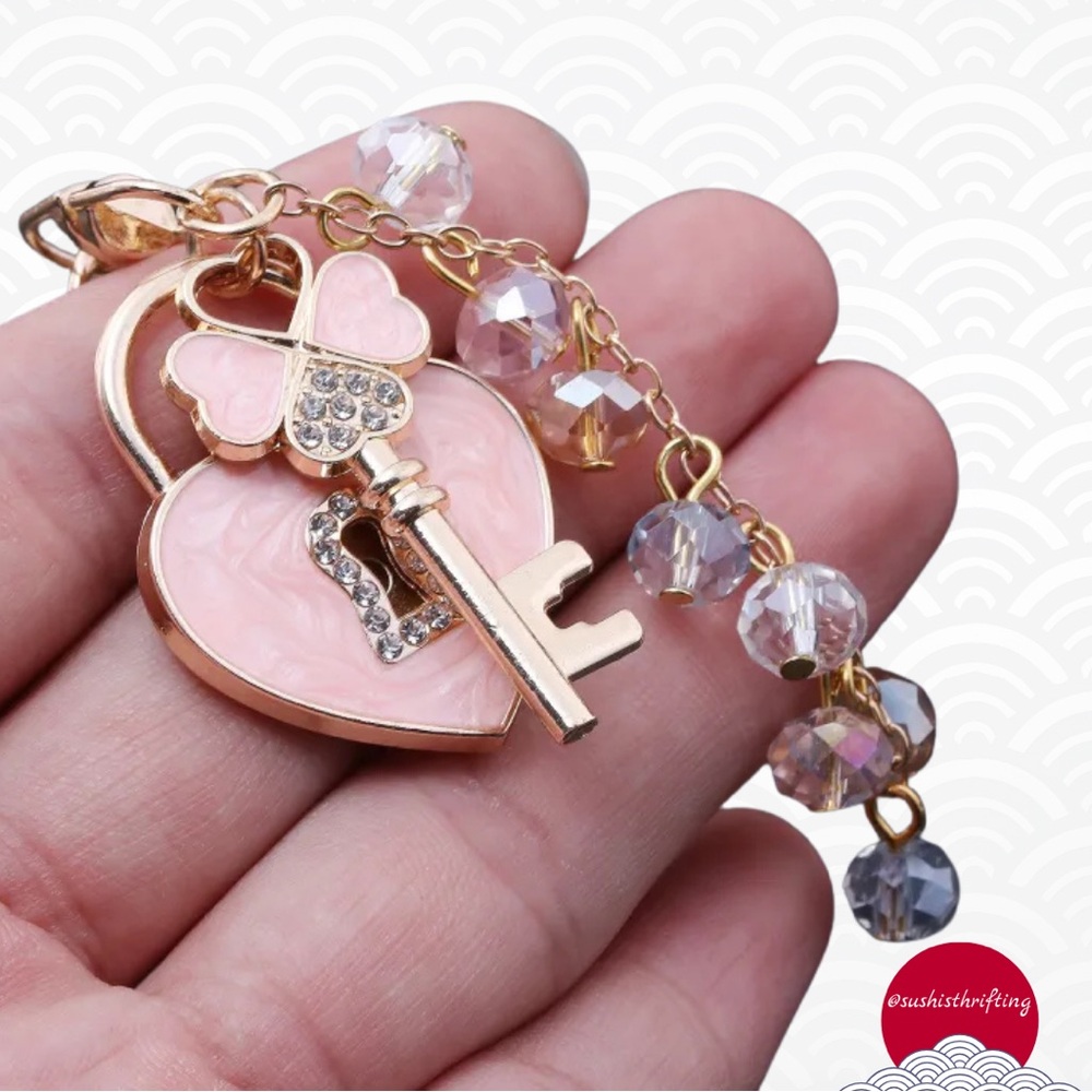 Heart Lock Keychain - Picture 2 of 6